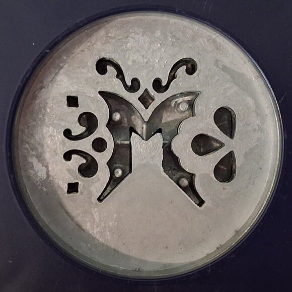 Fiskars 3-In-1 Corner Punch-Lace Scrapbooking Card Making - Picture 5 of 5